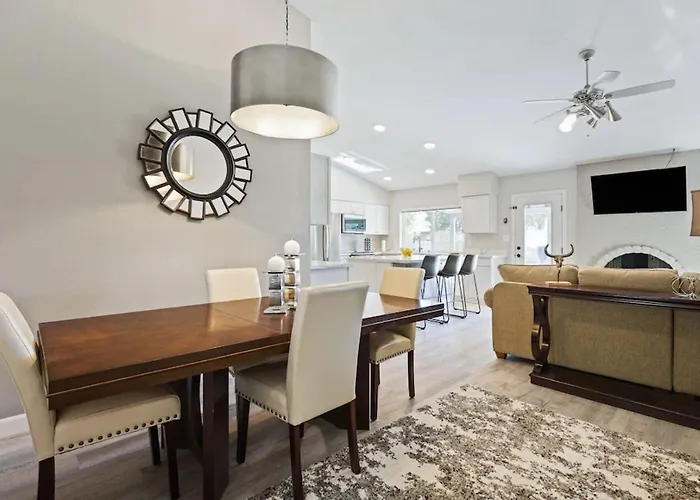 Modern And Stylish Remodeled 4 Bdrm W Htd Pool