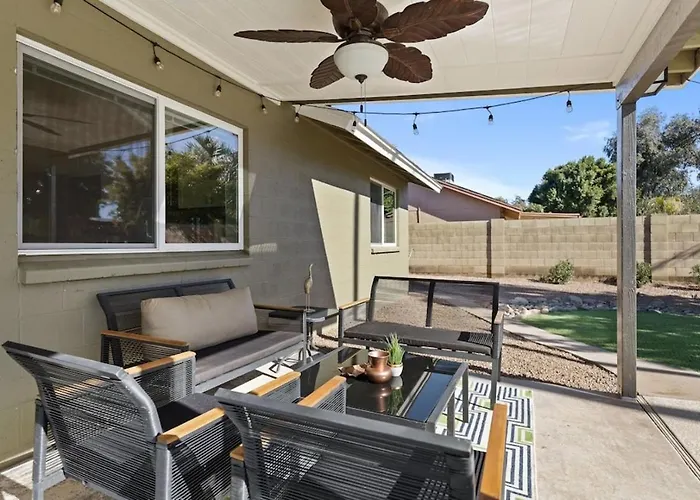 Modern And Stylish Remodeled 4 Bdrm W Htd Pool *