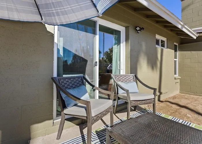 Modern And Stylish Remodeled 4 Bdrm W Htd Pool